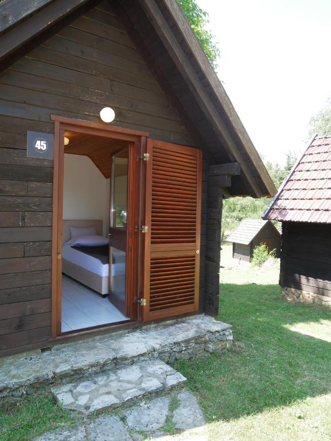 סליסטה דרזניקו Bungalows Korana - Campsite Korana מראה חיצוני תמונה