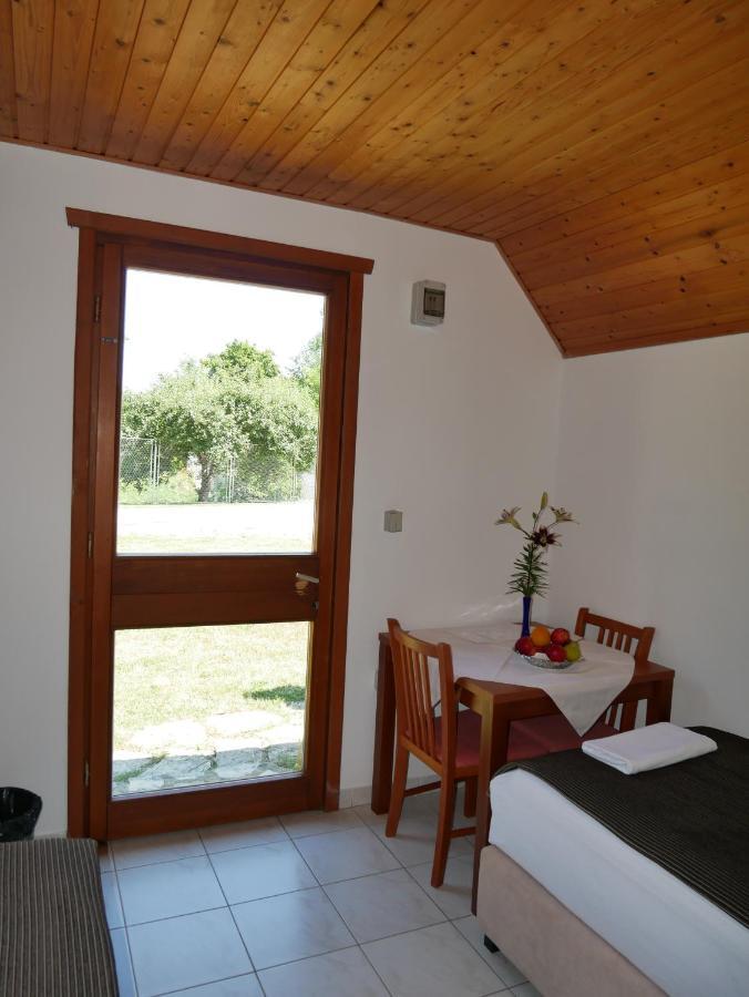 סליסטה דרזניקו Bungalows Korana - Campsite Korana מראה חיצוני תמונה