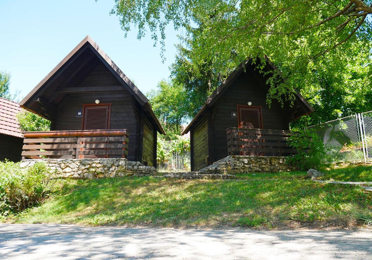 סליסטה דרזניקו Bungalows Korana - Campsite Korana מראה חיצוני תמונה